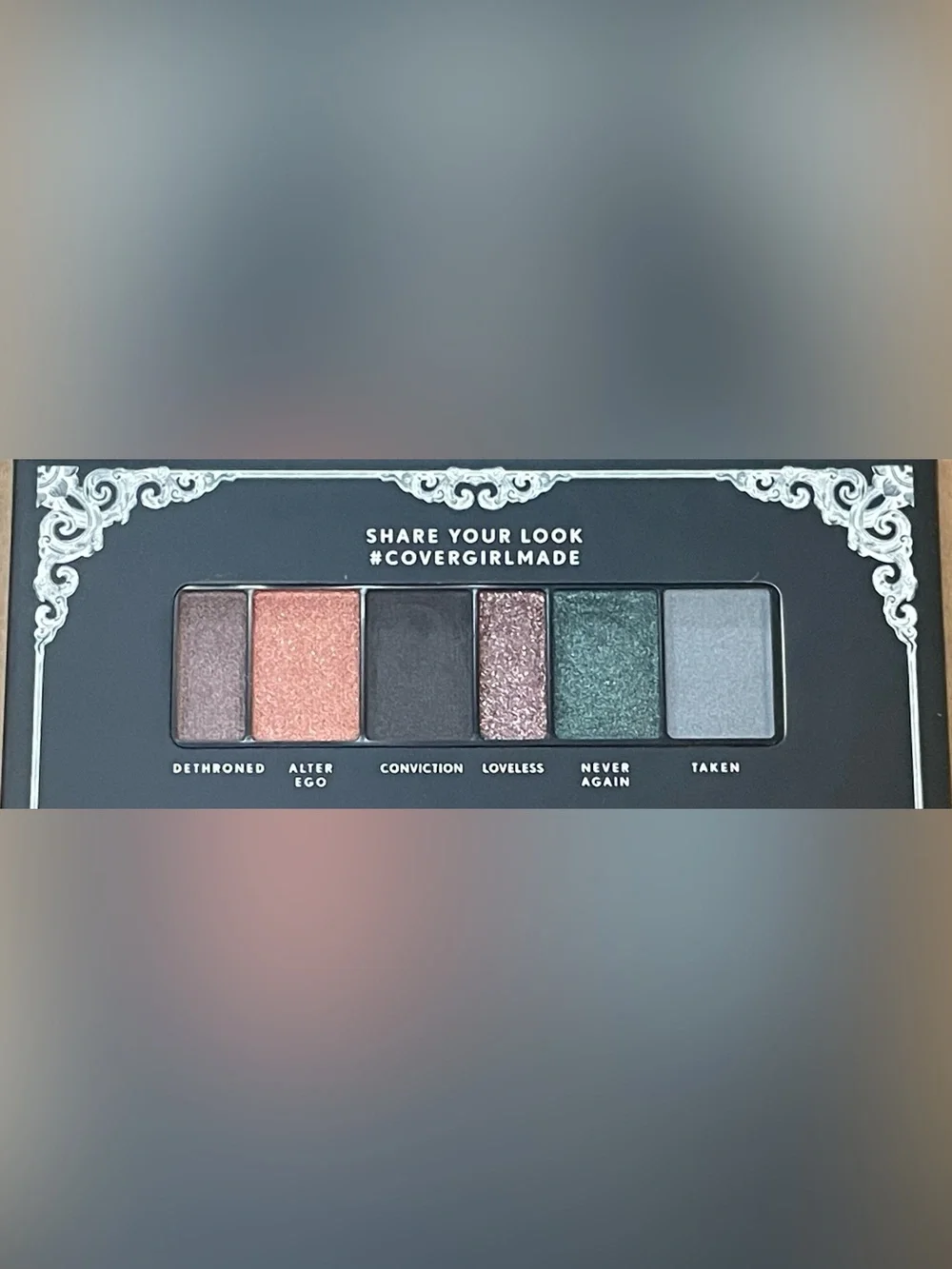 COVERGIRL Overthrown Eyeshadow Palette - Black